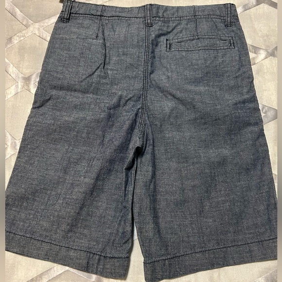 NWT Boy’s Oshkosh B’gosh Kid Chambray Blue Casual Buttoned Shorts - Size 14 - Picture 3 of 5
